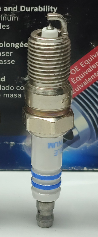 شمع پایه کوتاه تقویتی سوزنی دابل پلاتینیوم بوش06(BOSCH) اصلی